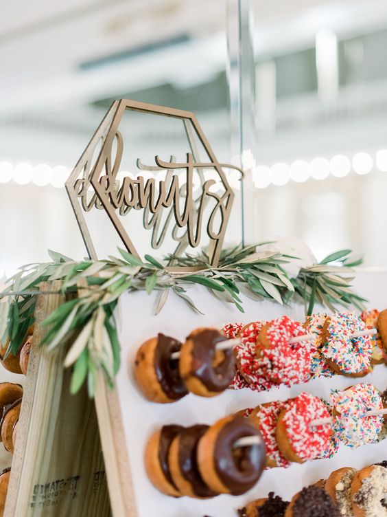 DIY Wedding Donut Display